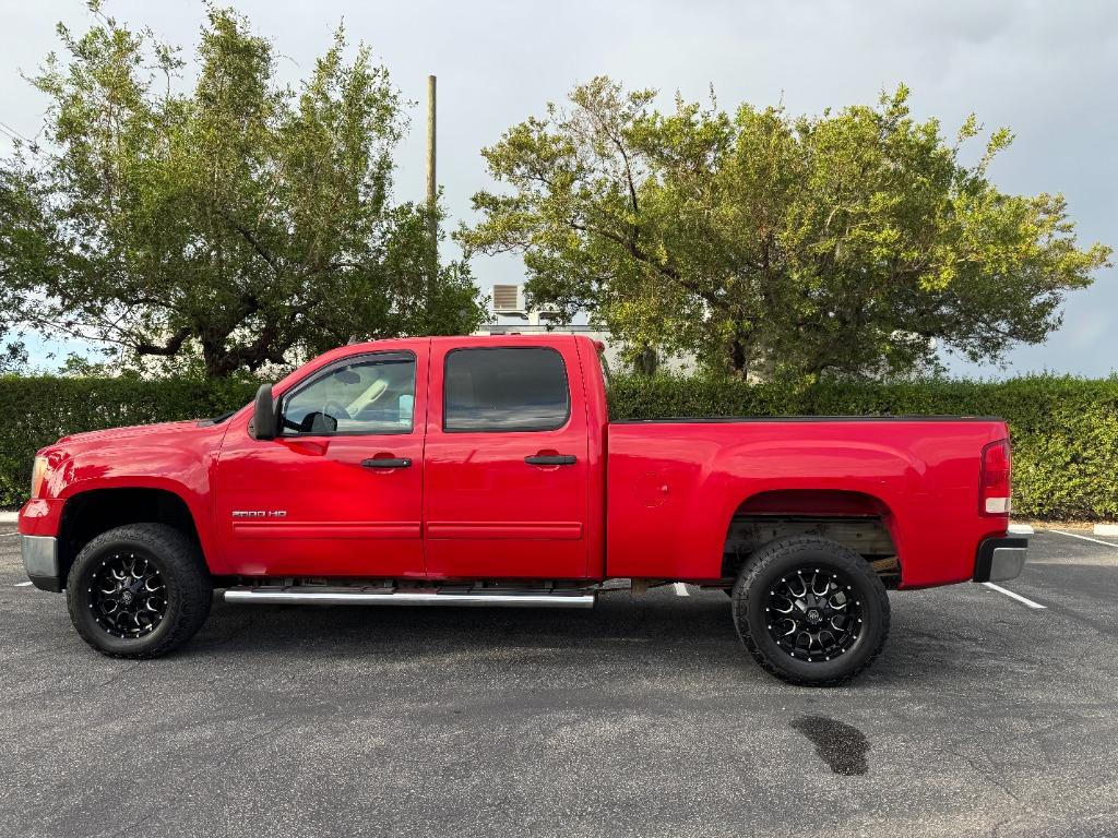 2010 GMC Sierra 2500HD SLE photo 3