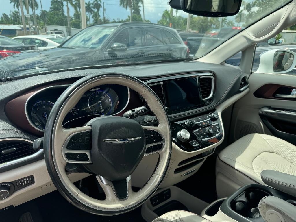 2020 Chrysler Pacifica Limited photo 6