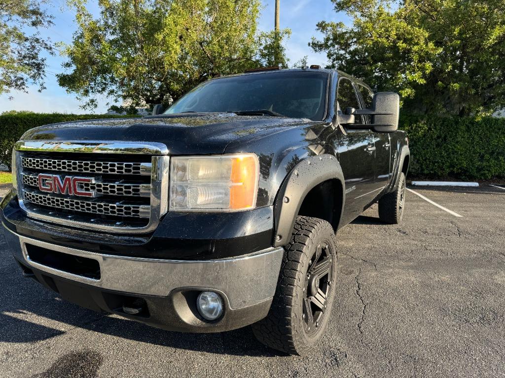 2013 GMC Sierra 2500HD SLE photo 2