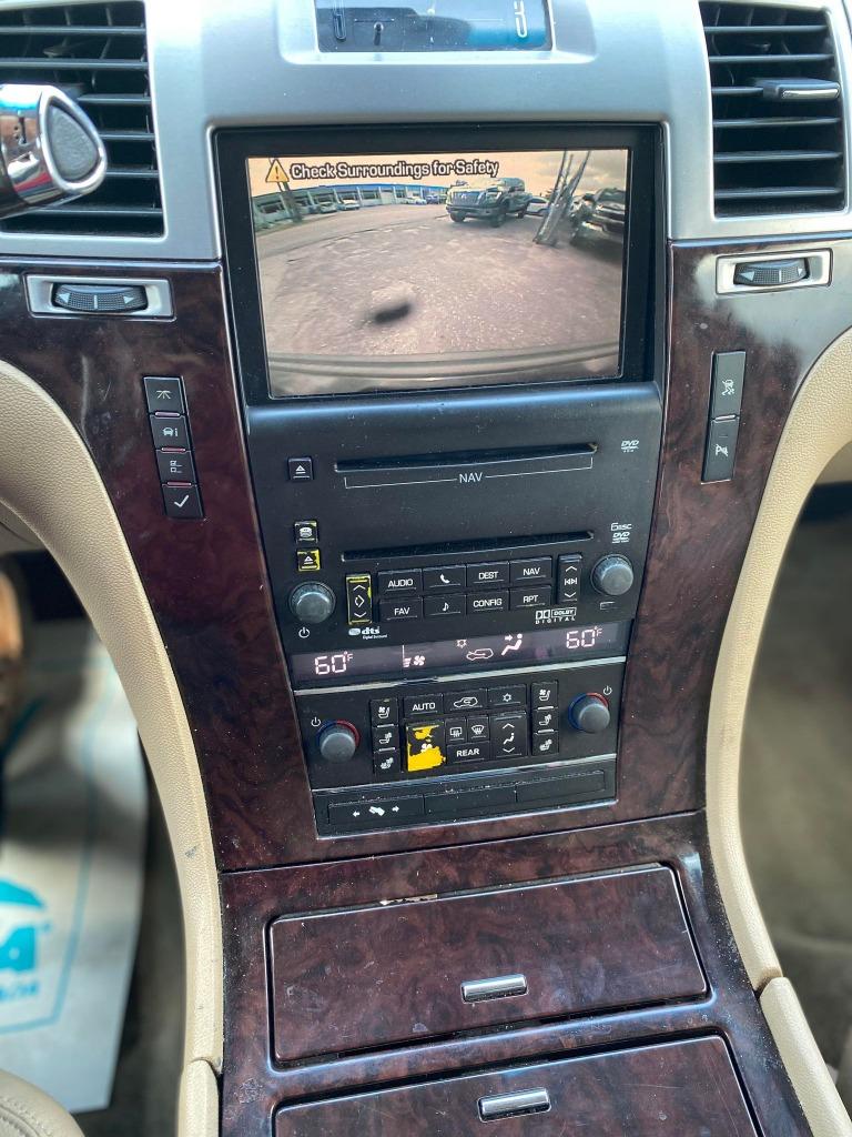 2009 Cadillac Escalade Base photo 31