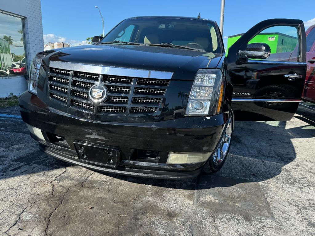 2009 Cadillac Escalade Base photo 3