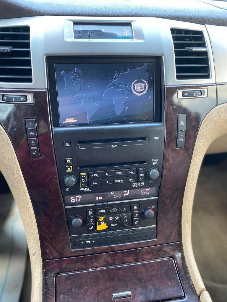 2009 Cadillac Escalade Base photo 27