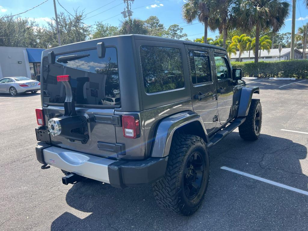 2014 Jeep Wrangler Unlimited Sahara photo 12