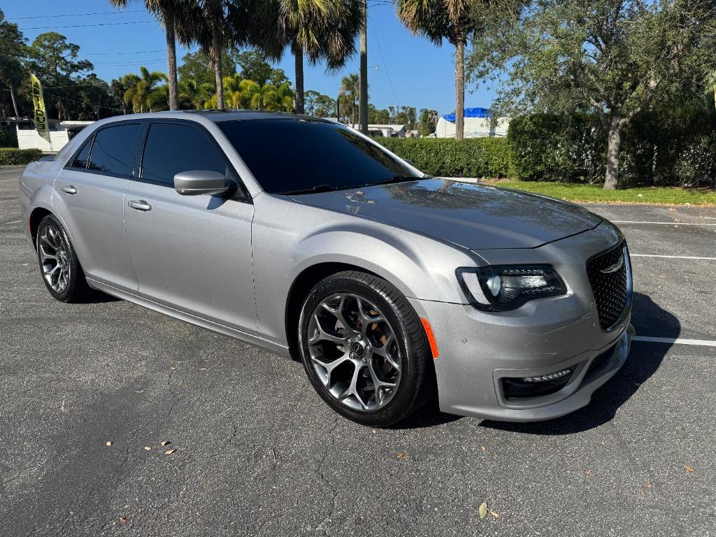 2018 Chrysler 300 S photo 13