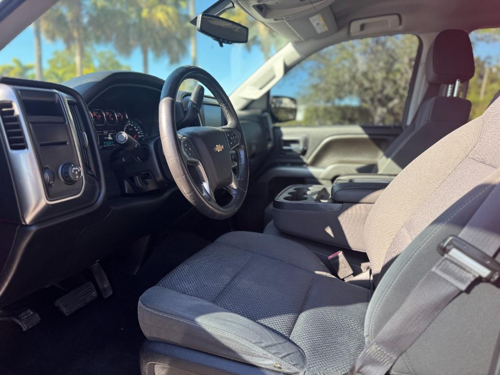 2017 Chevrolet Silverado 1500 LT photo 5