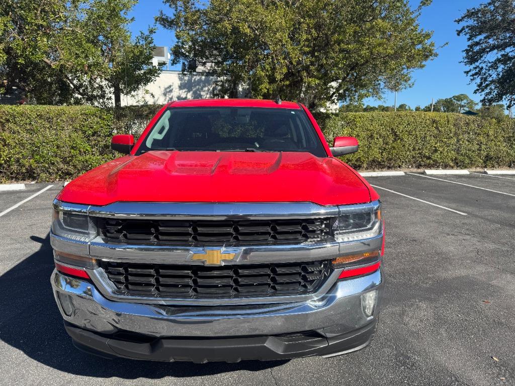 2017 Chevrolet Silverado 1500 LT photo 2