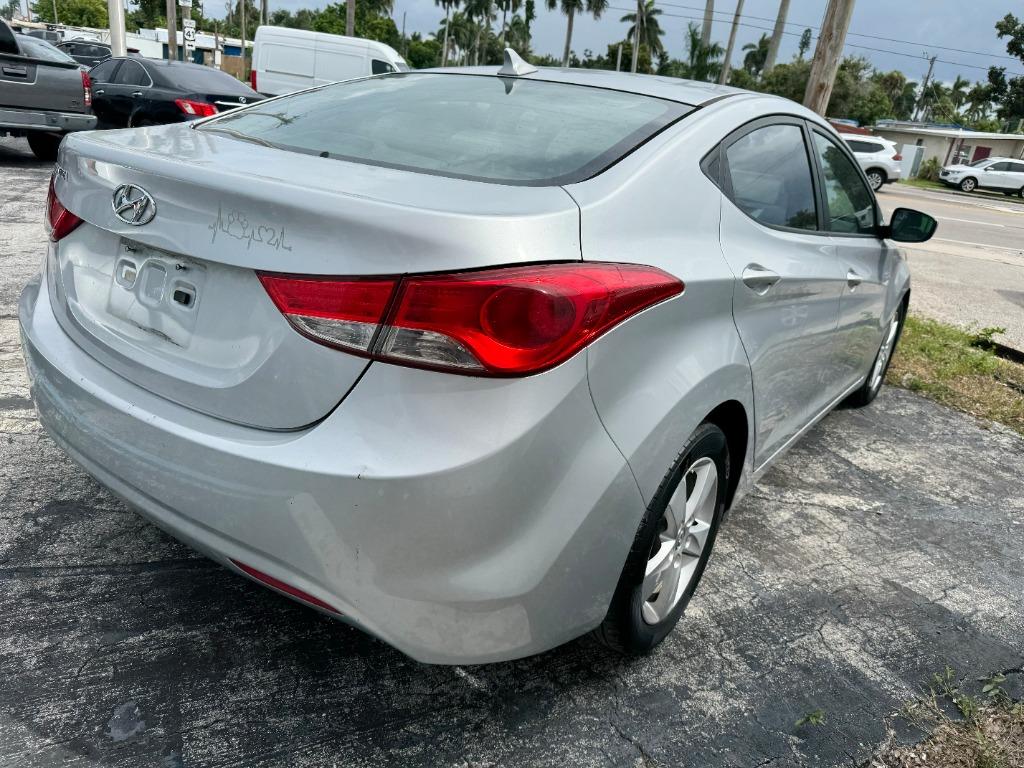 2013 Hyundai Elantra GLS photo 8