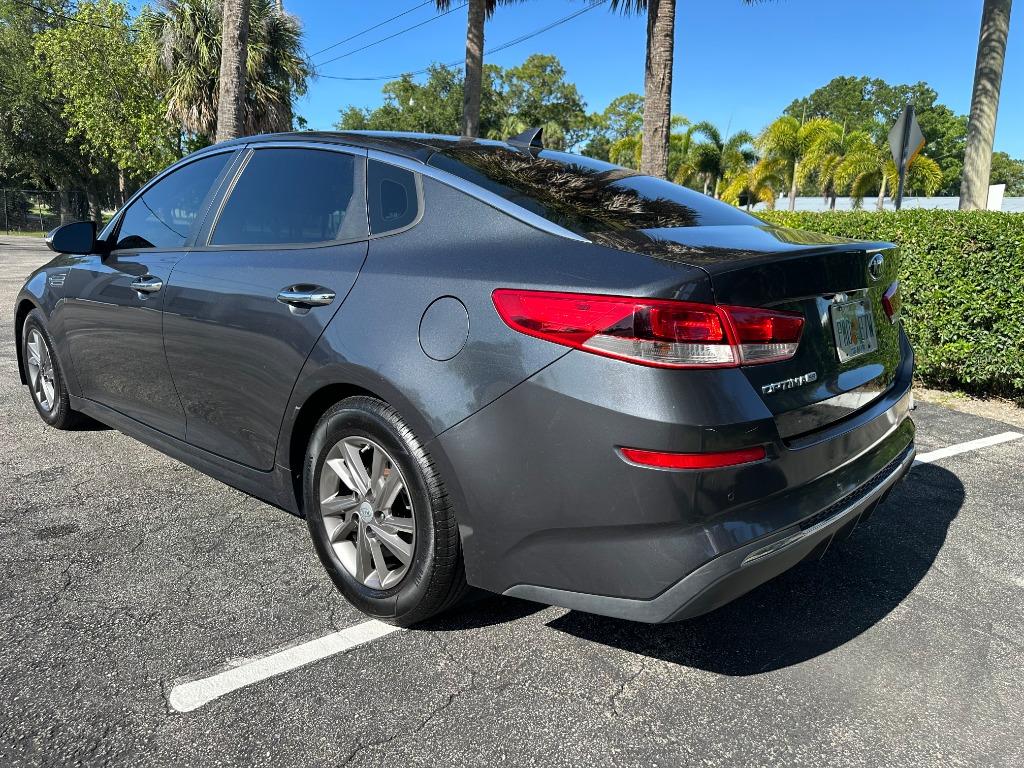 2020 Kia Optima LX - Photo 12