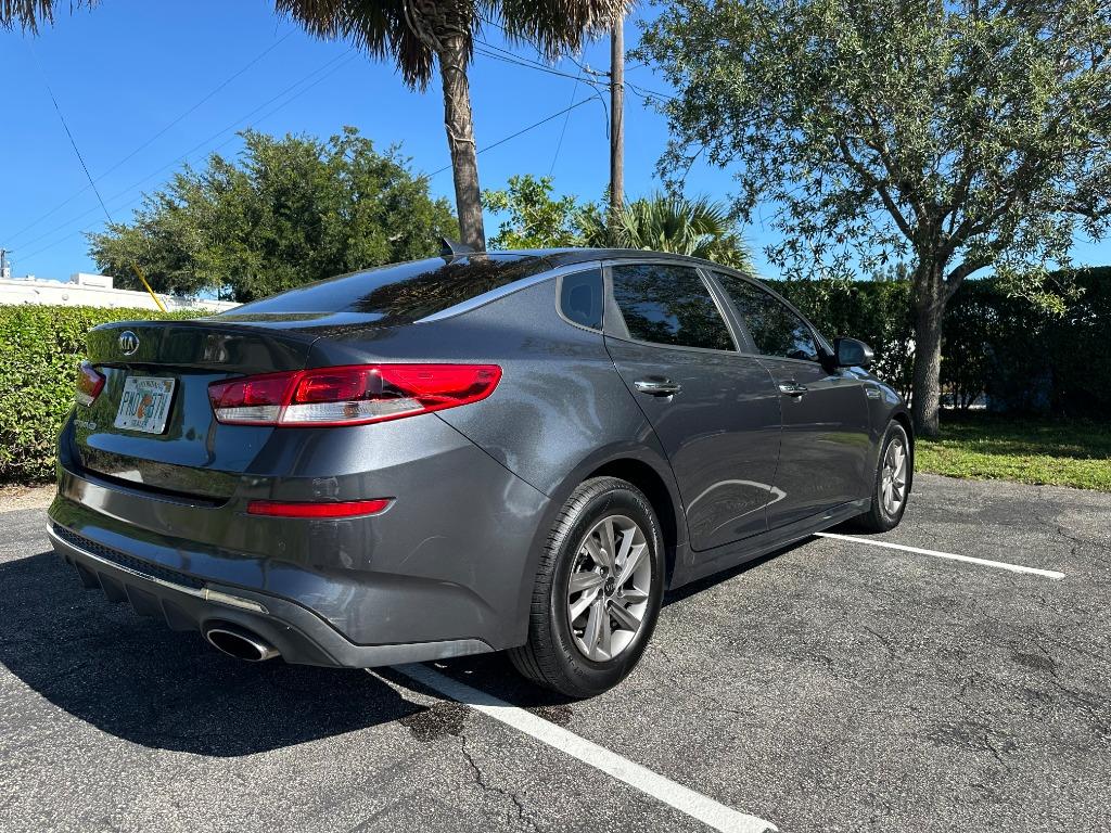 2020 Kia Optima LX - Photo 13