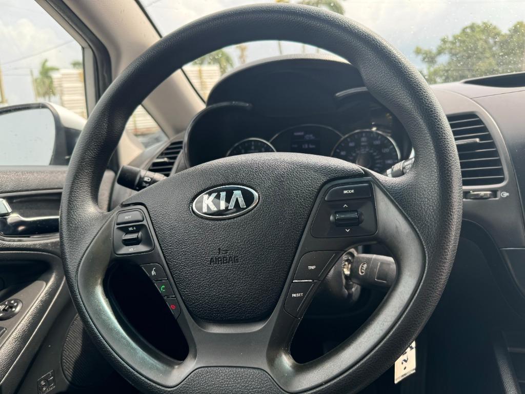 2016 Kia Forte LX photo 10