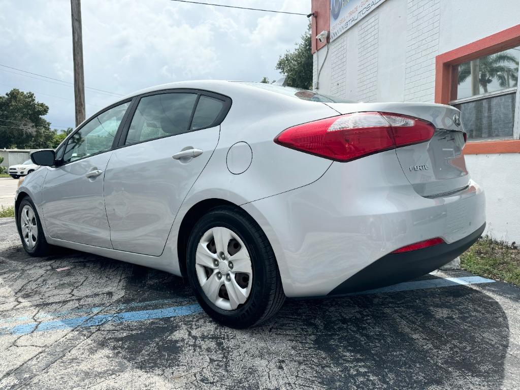 2016 Kia Forte LX photo 11